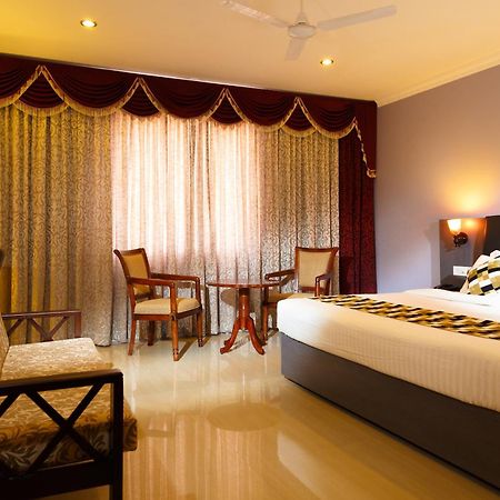 Hotel Gopalapuram International Pollachi Ngoại thất bức ảnh