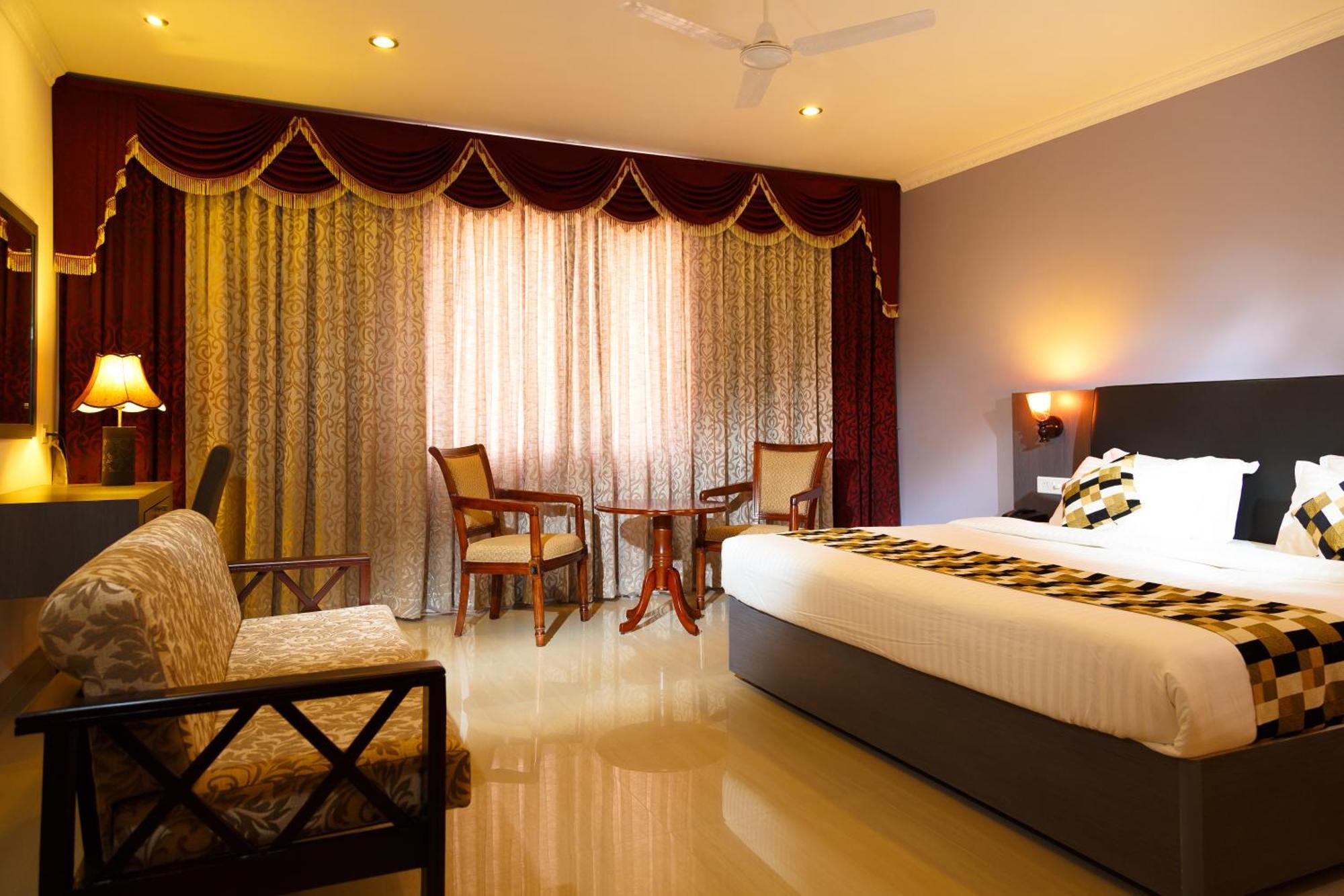 Hotel Gopalapuram International Pollachi Ngoại thất bức ảnh