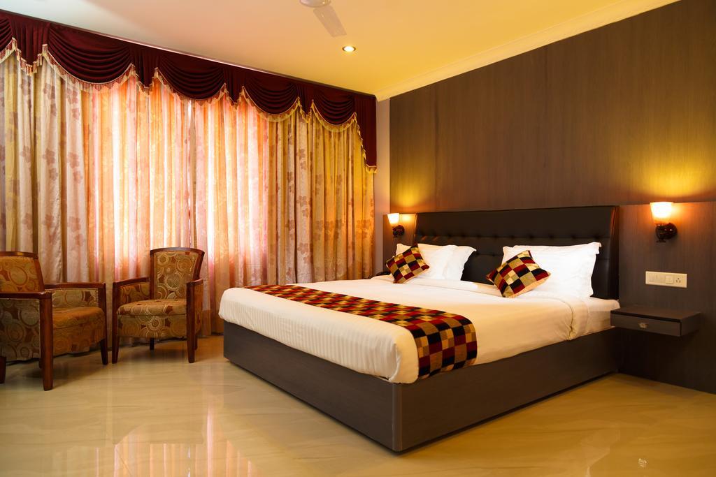Hotel Gopalapuram International Pollachi Ngoại thất bức ảnh