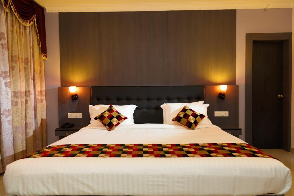 Hotel Gopalapuram International Pollachi Ngoại thất bức ảnh