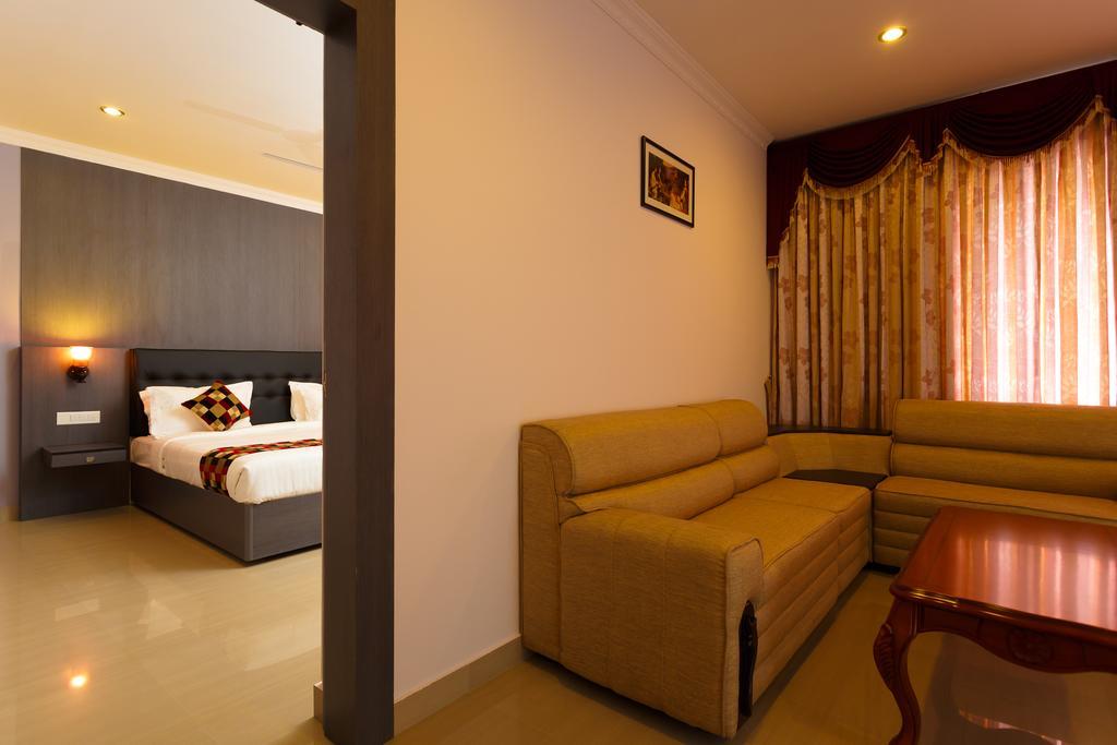 Hotel Gopalapuram International Pollachi Ngoại thất bức ảnh