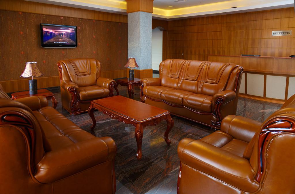 Hotel Gopalapuram International Pollachi Ngoại thất bức ảnh