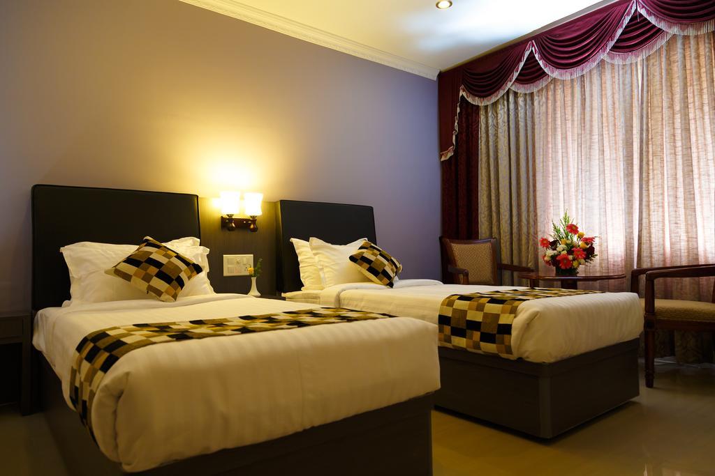 Hotel Gopalapuram International Pollachi Ngoại thất bức ảnh