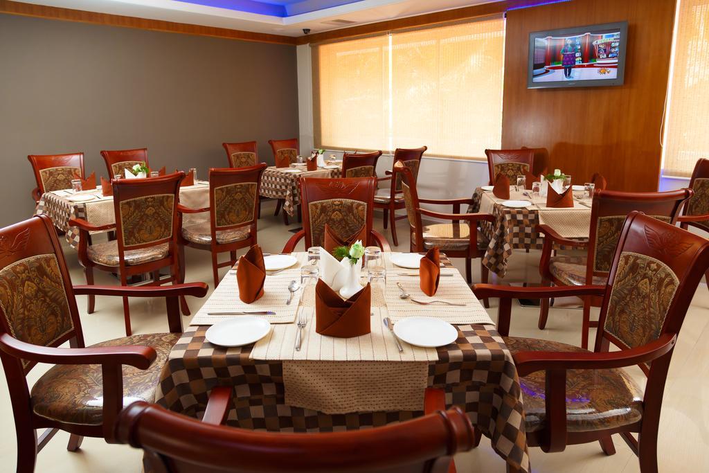Hotel Gopalapuram International Pollachi Ngoại thất bức ảnh