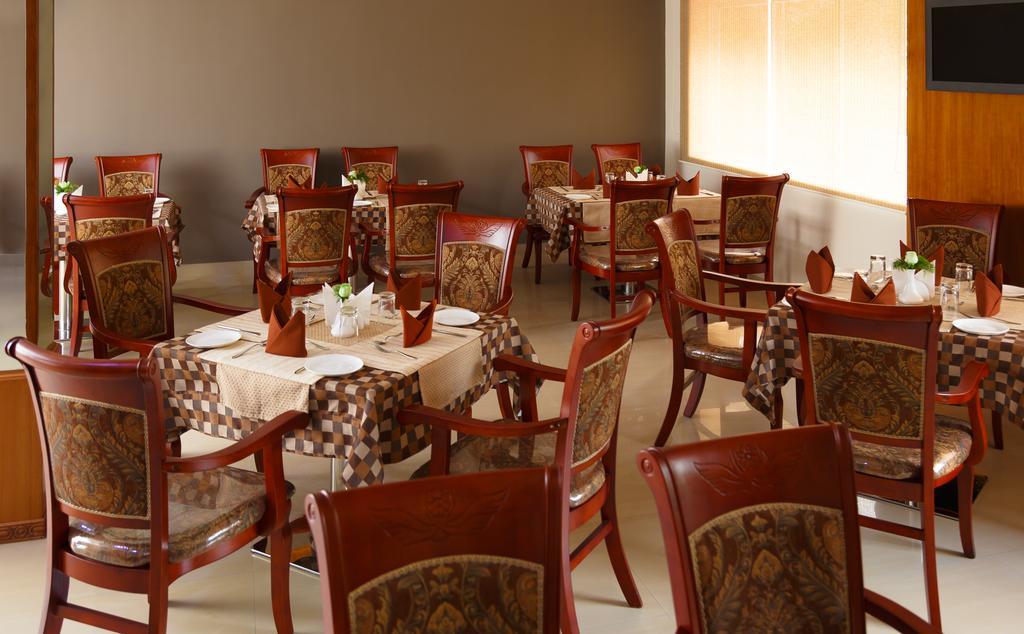 Hotel Gopalapuram International Pollachi Ngoại thất bức ảnh