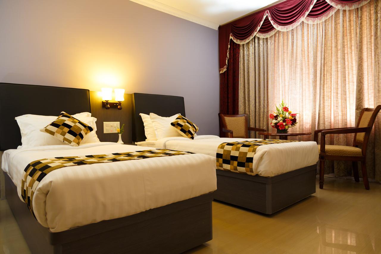 Hotel Gopalapuram International Pollachi Ngoại thất bức ảnh