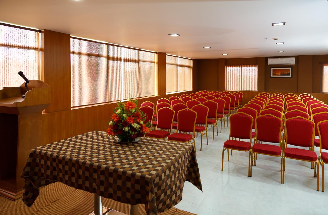 Hotel Gopalapuram International Pollachi Ngoại thất bức ảnh